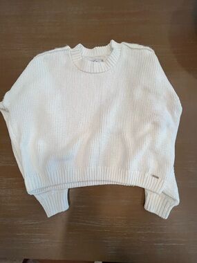 Hollister CA cropped Crewneck Knit Sweater XS great used condition